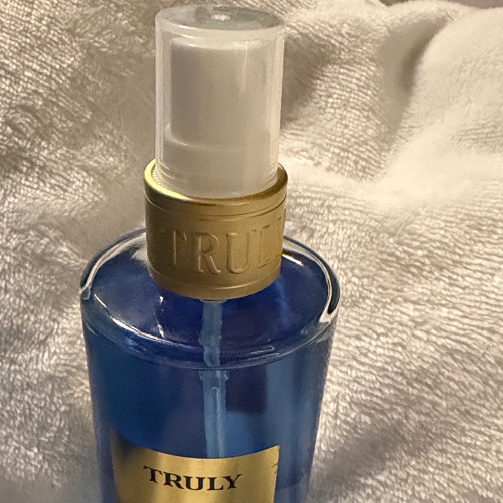 TRULY Clean Girl Perfume BNIB - Picture 4 of 4